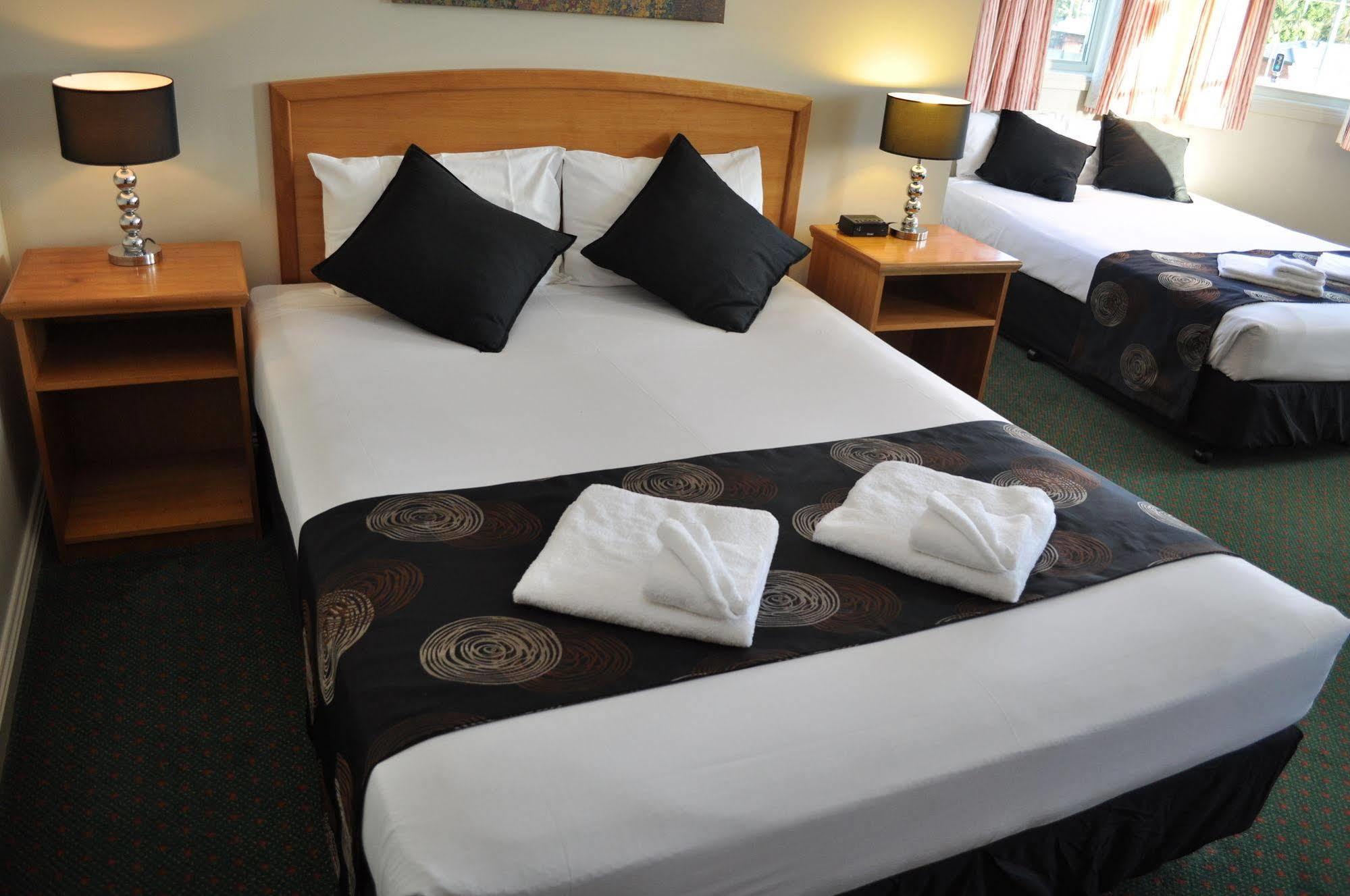 Meadowbrook Hotel Brisbane Loganlea Buitenkant foto