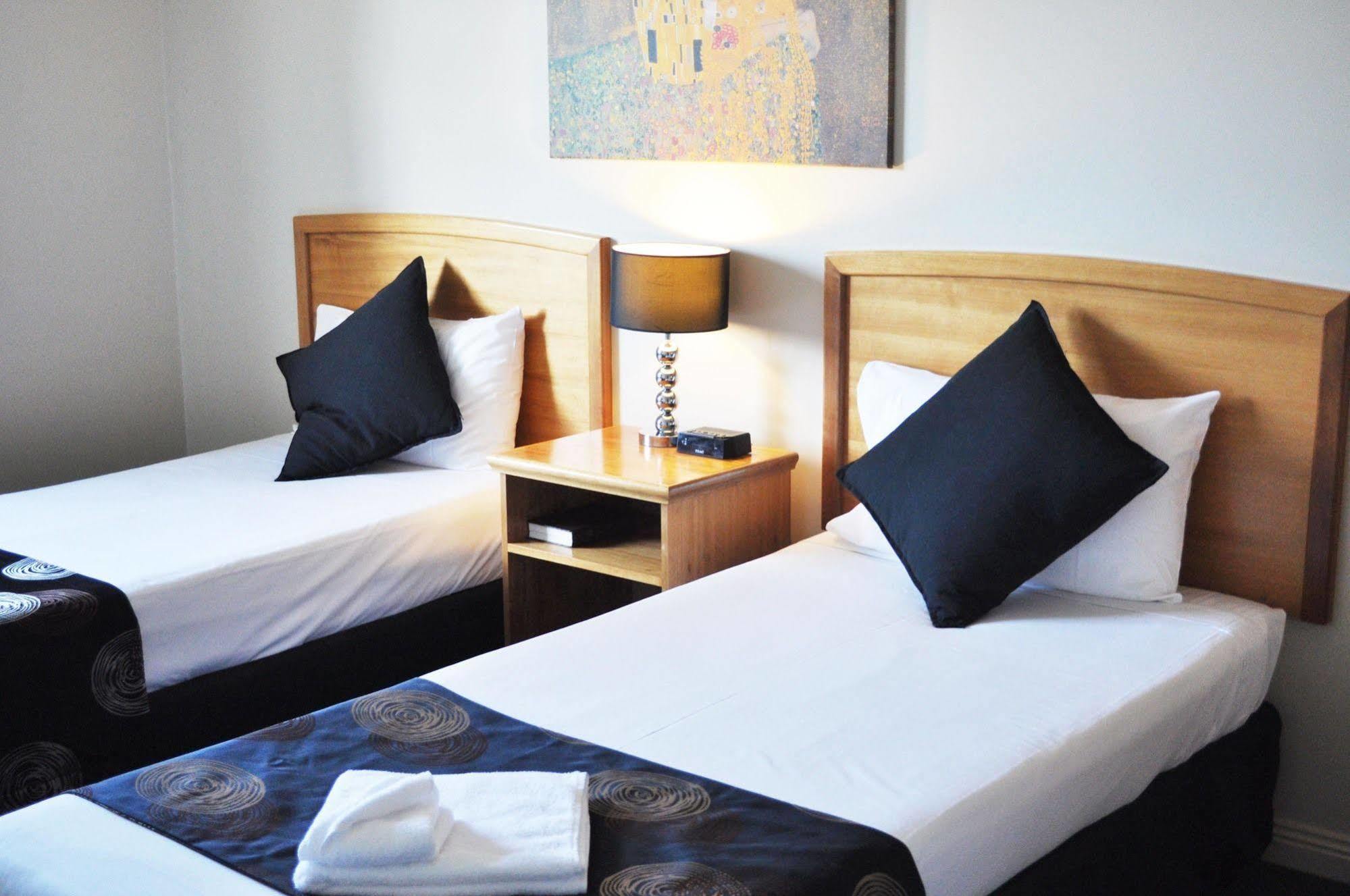 Meadowbrook Hotel Brisbane Loganlea Buitenkant foto